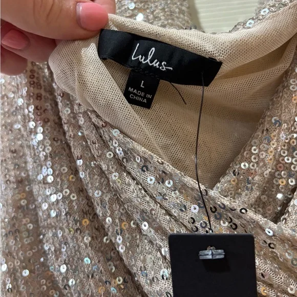 NWT Lulu’s Evening of Wonder Sequin Cowl Back Bodysuit - Picture 7 of 9